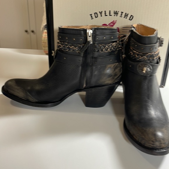 Idyllwind by Miranda Lambert booties - Picture 3 of 8